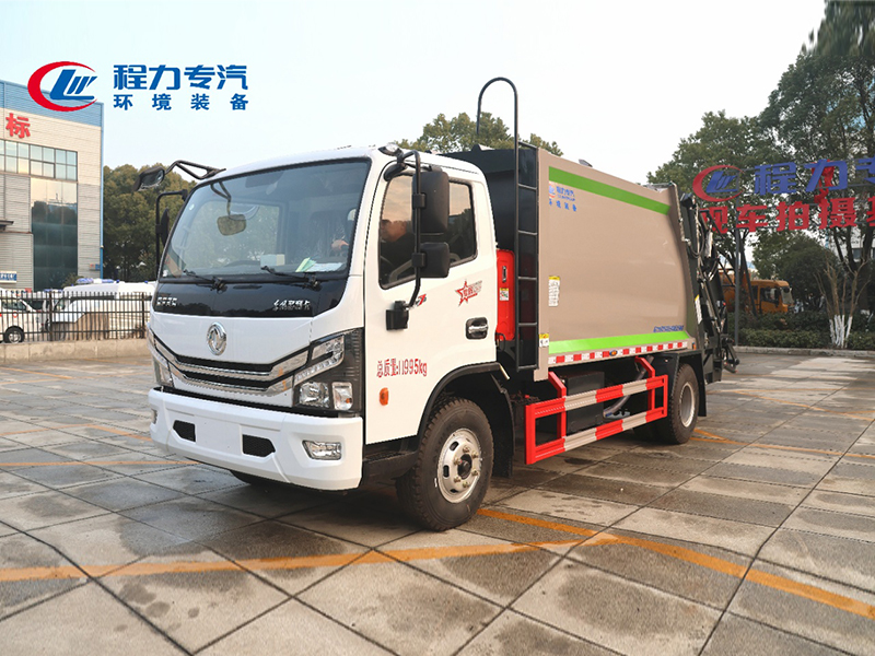 大多利卡9.5方压缩垃圾车